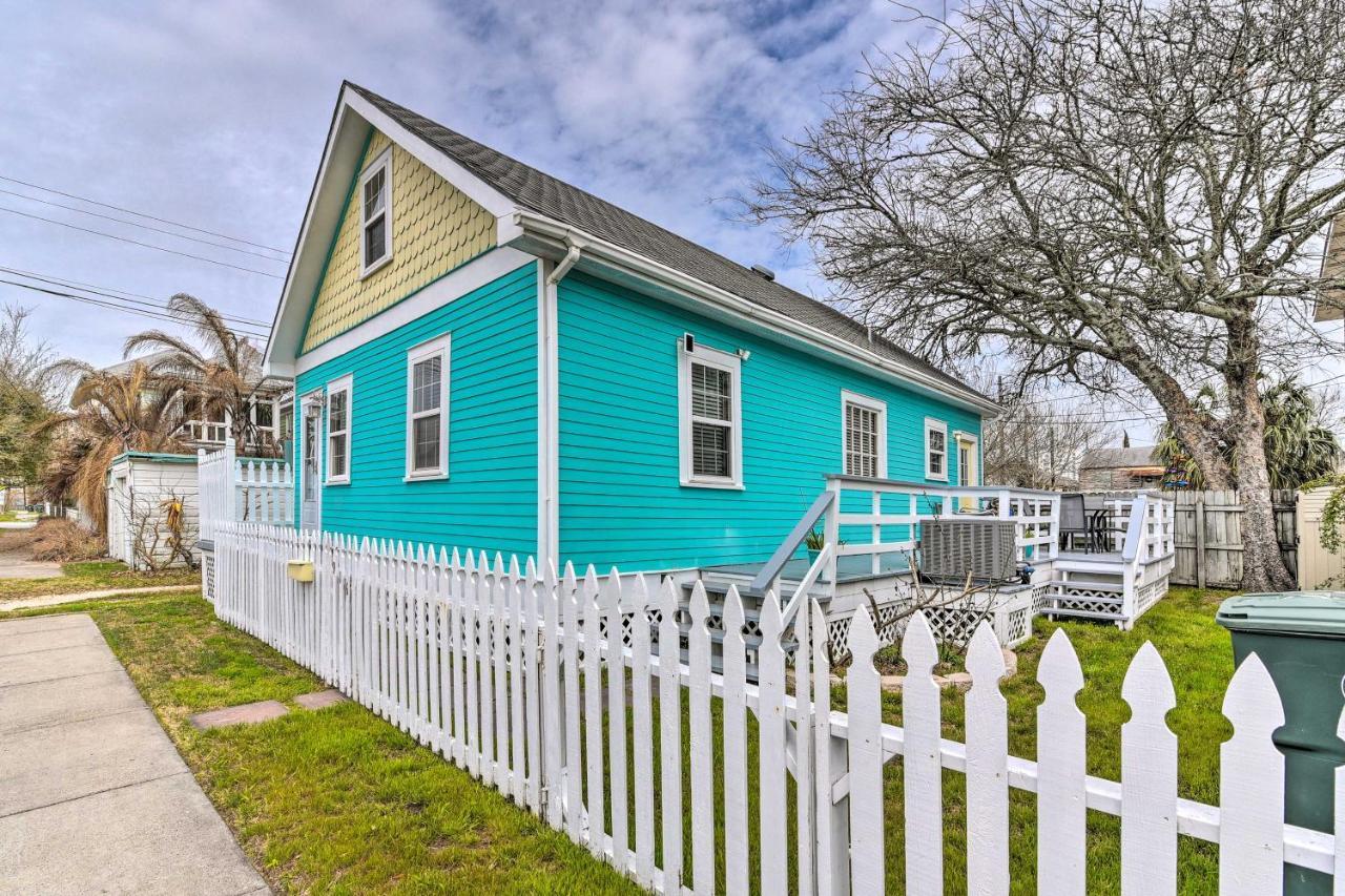 Galveston 'Blue Bungalow' - Walk To Beach! エクステリア 写真