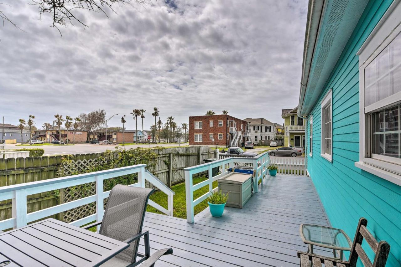 Galveston 'Blue Bungalow' - Walk To Beach! エクステリア 写真